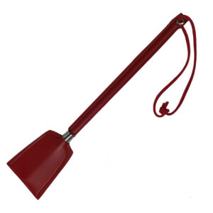 Chibata feito em couro sintético vermelho